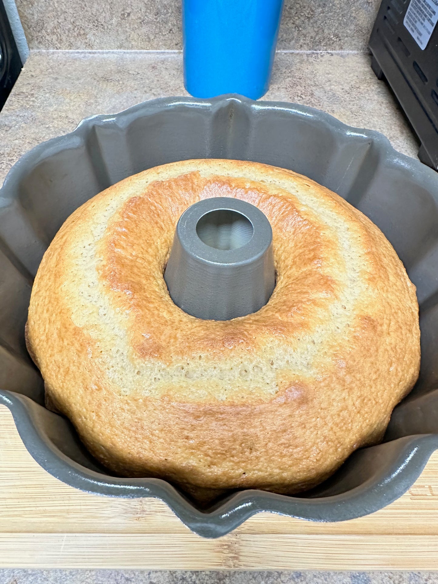 Bussin Bundt Cake, Traditional Mold