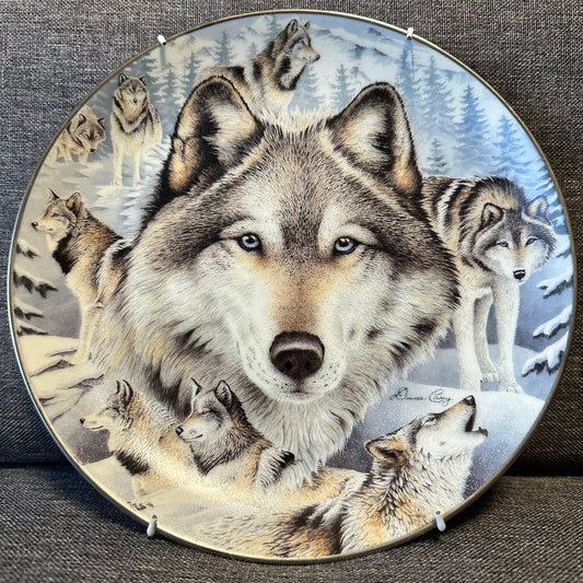 Winter Watch Window to the Soul Wolf Pack Porcelain Collectible Plate