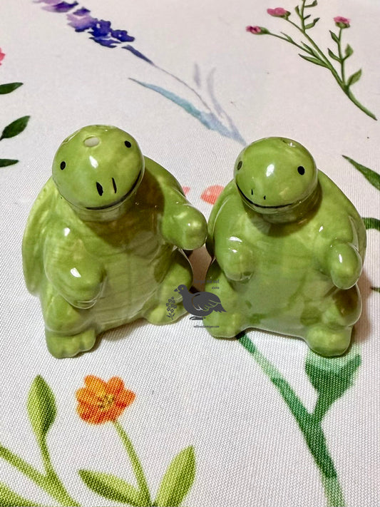 2pc Turtle MIni Salt & Pepper Shaker Set
