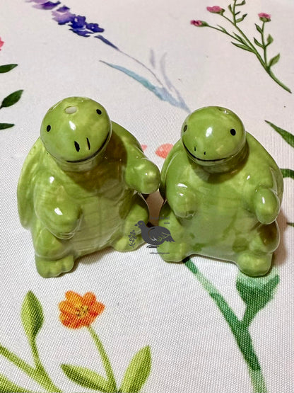 2pc Turtle MIni Salt & Pepper Shaker Set